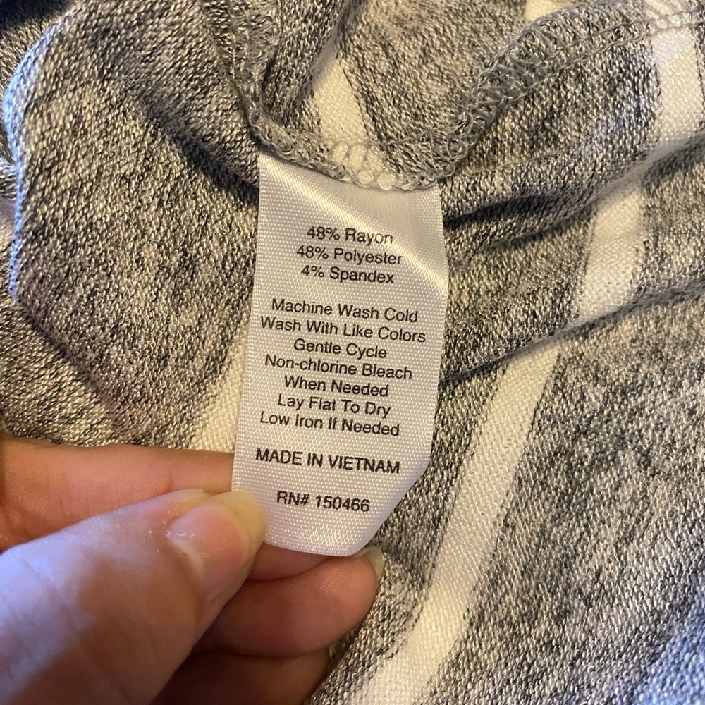 NEW- Market & Spruce soft heathered gray striped Vreeland side split tank -NWOT - Picture 6 of 6